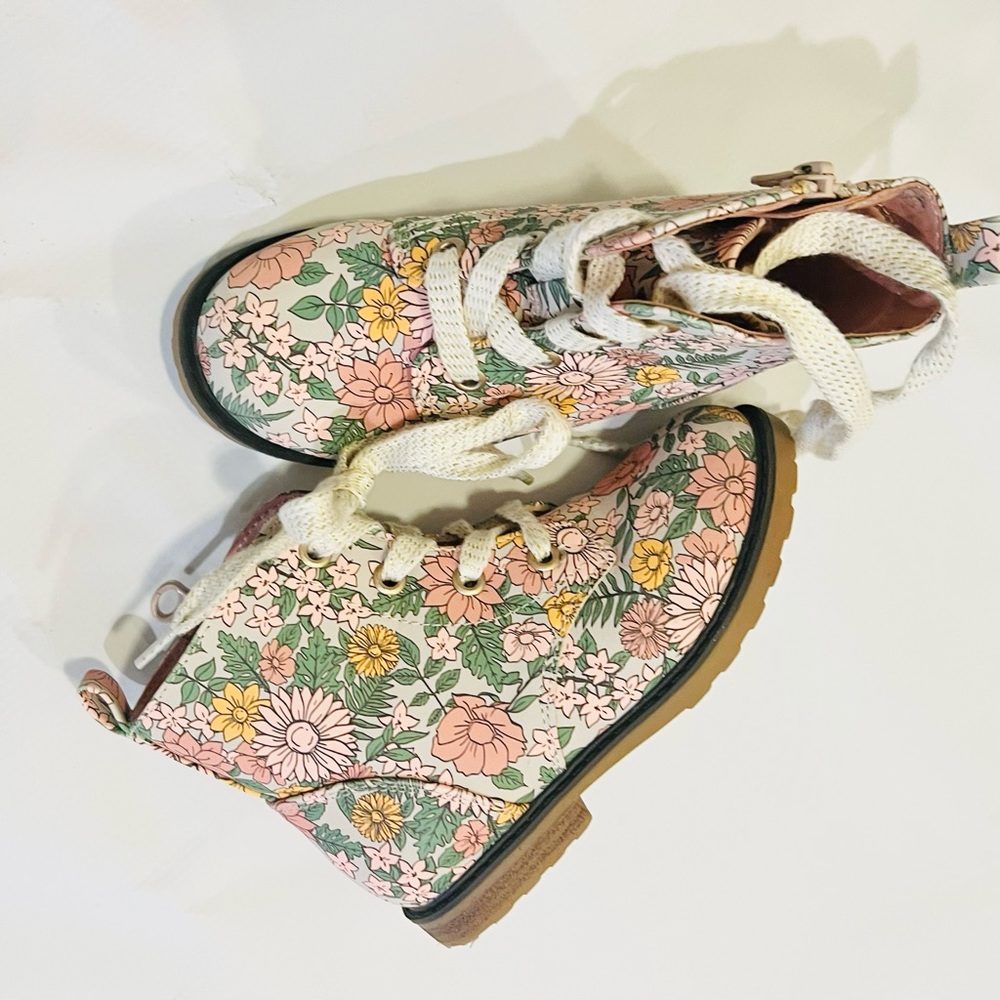 Super cute sought after sold out Cat and Jack boots